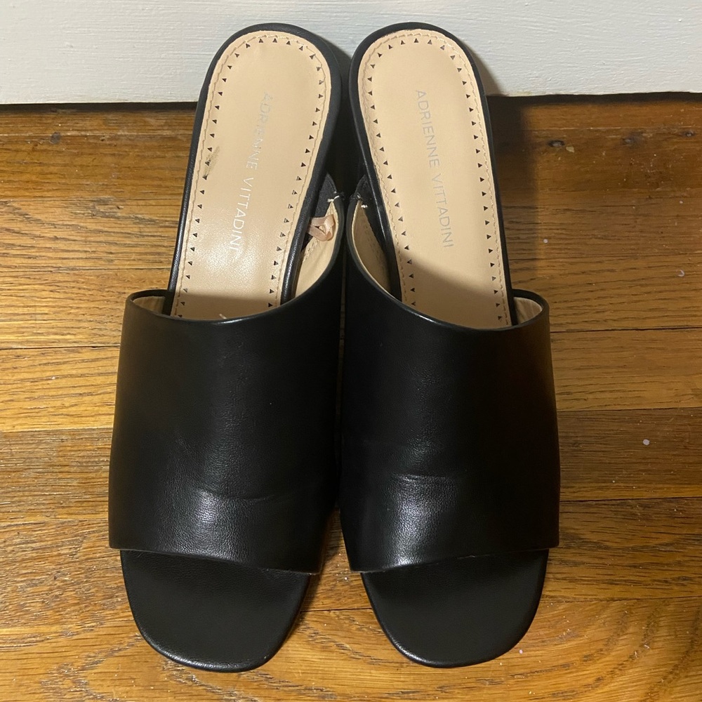 Adrienne Vittadini Black Women's Slide Sandals